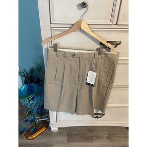 Mens casual NWT Cutter & Buck beige shorts 36